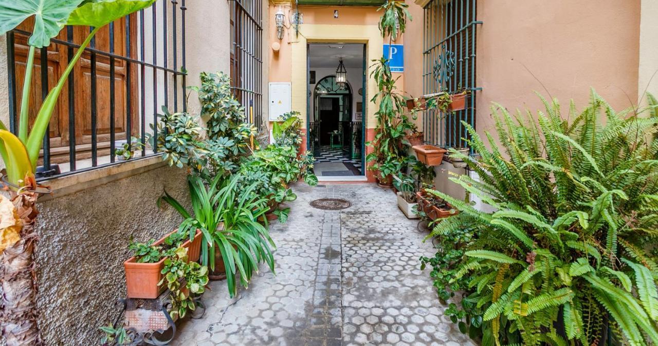 Apartamentos Sta María La Blanca Sevilha Exterior foto