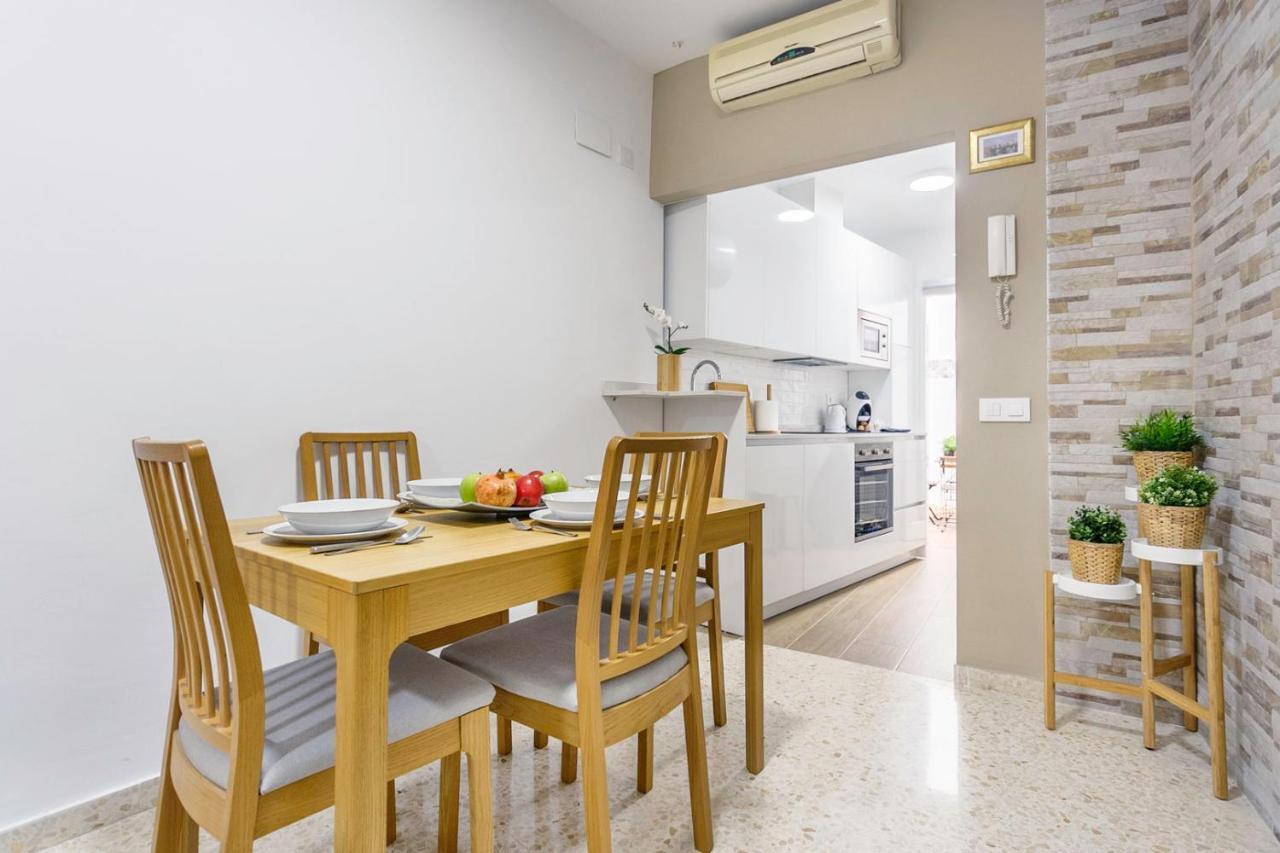 Apartamentos Sta María La Blanca Sevilha Exterior foto