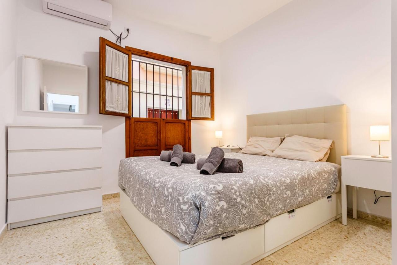 Apartamentos Sta María La Blanca Sevilha Exterior foto
