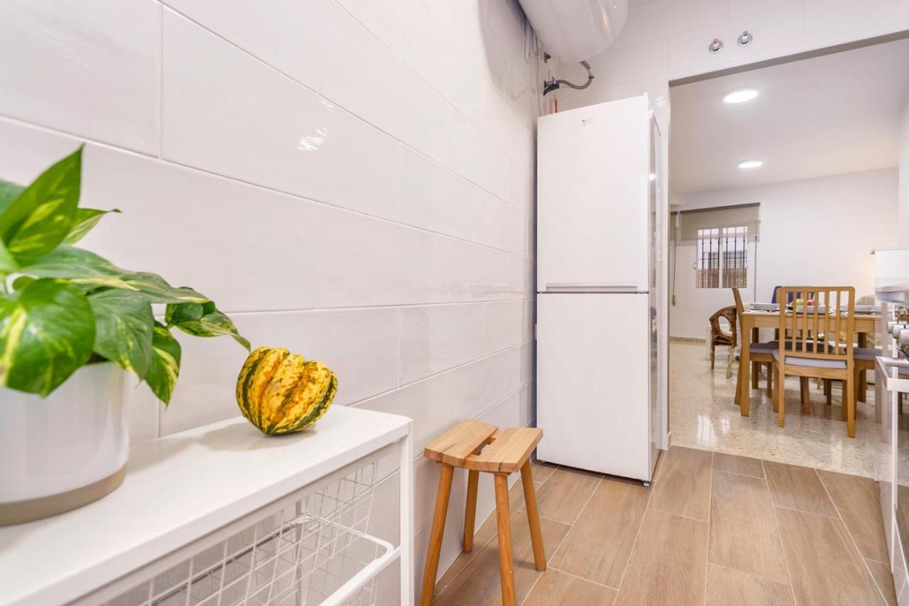 Apartamentos Sta María La Blanca Sevilha Exterior foto